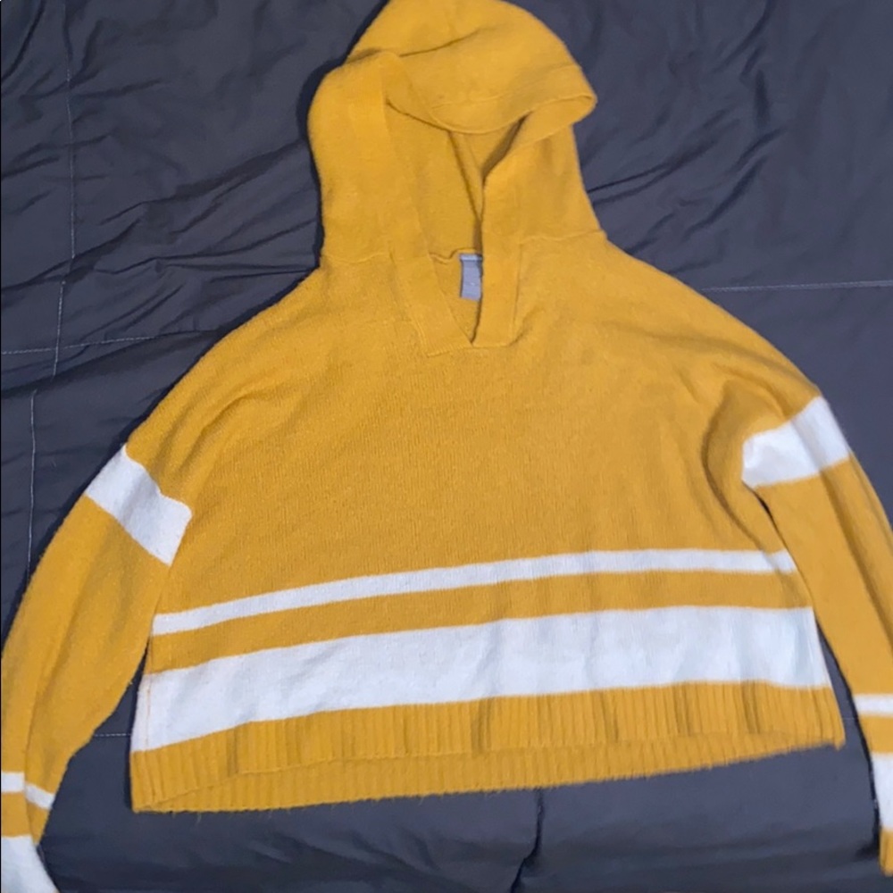 Crop top sweater